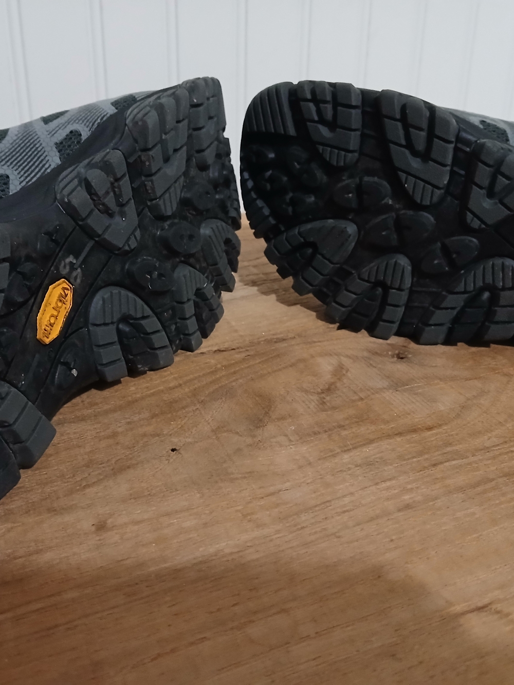 Merrell Men's Grey Trail Running Shoes with Red Accents - Picture 7 of 9